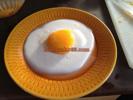 Cách làm pudding xoài mang hình trứng ốp la