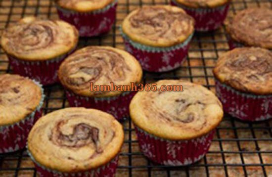 Cách làm bánh muffin chuối xoắn ốc bí ẩn