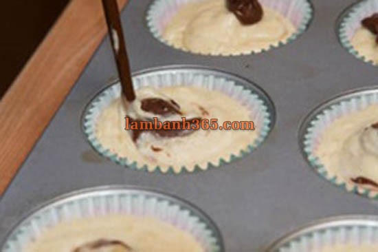 Cách làm bánh muffin chuối xoắn ốc bí ẩn