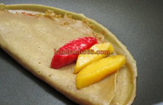 Cách làm Crepe cuộn đào say đắm!