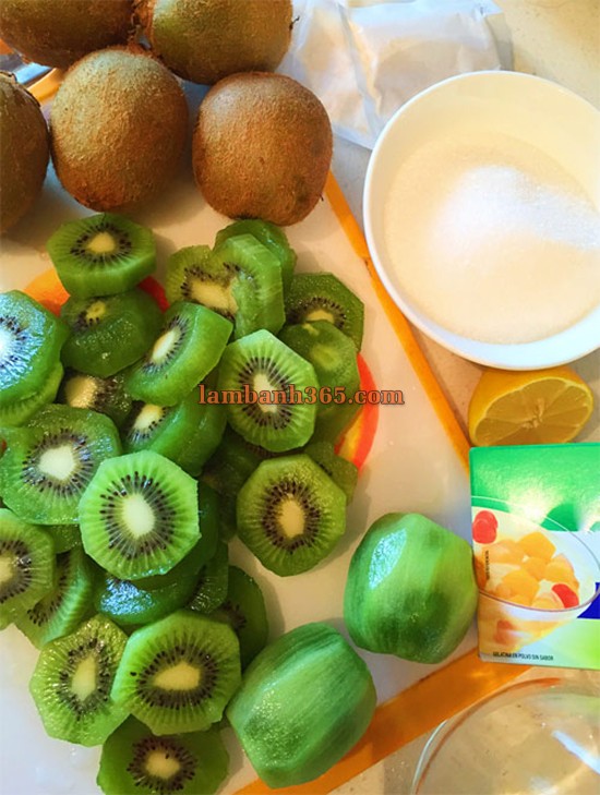 Cách làm kẹo dẻo cuộn Kiwi dễ thương cho bé yêu