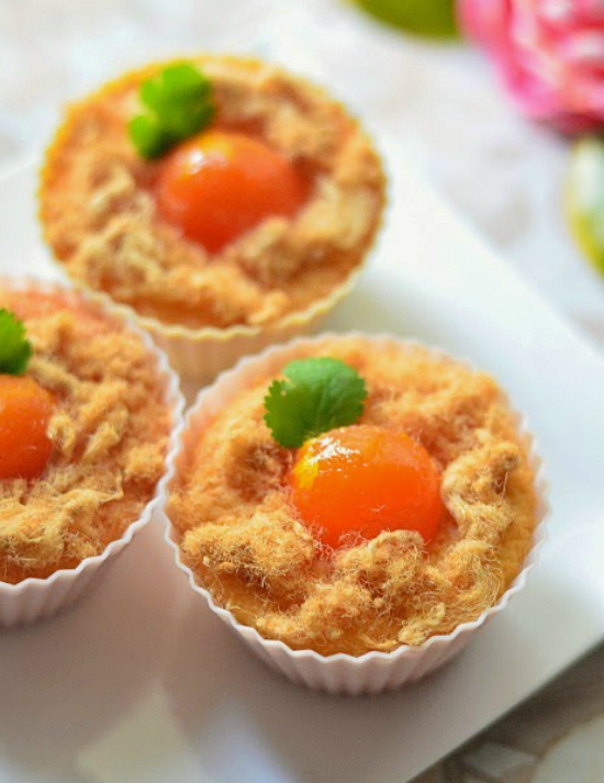 Cách làm bánh bông lan trứng muối chà bông