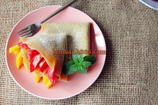 Cách làm Crepe cuộn đào say đắm!