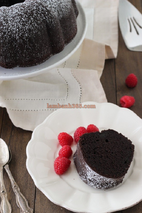 Cách làm Bánh bundt chocolate kem chua ngon ngất ngây