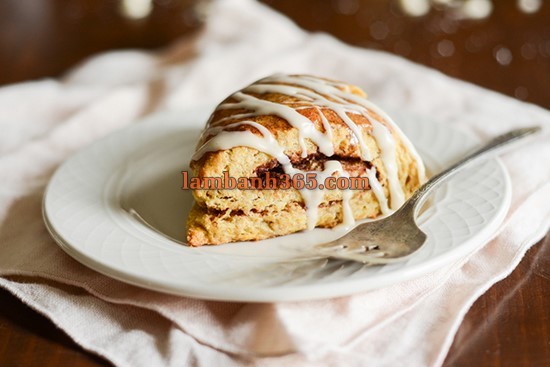 Cách làm Bánh scones cuộn quế bí đỏ thơm ngon