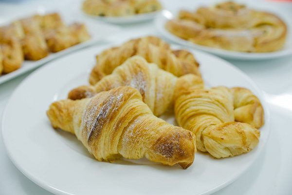 bánh croissant phô mai