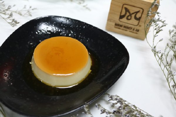 bánh flan làm từ sữa mẹ