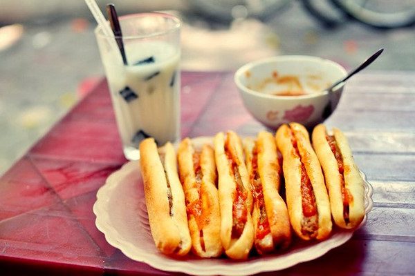 bánh mì que cay hấp dẫn