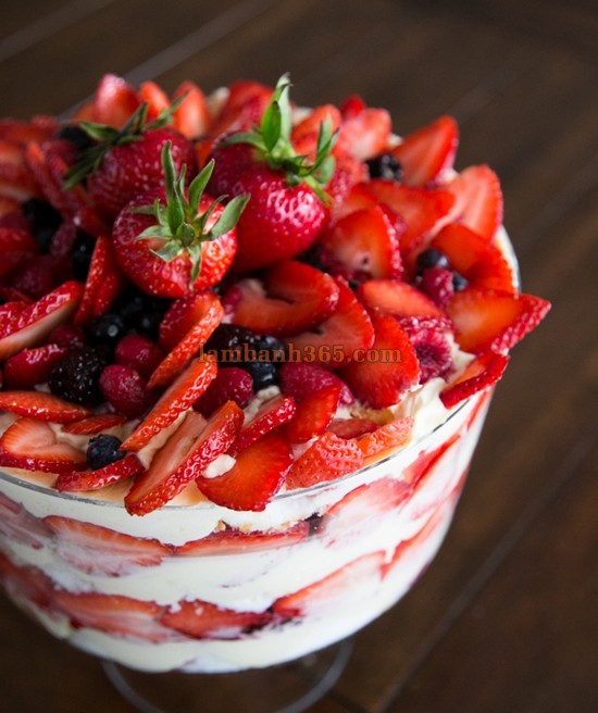 Bánh Trifle và công thức “thiên thần”