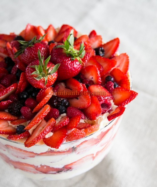 Bánh Trifle và công thức “thiên thần”