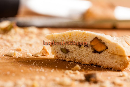 Cách làm bánh biscotti hạt hồ trăn hương vị chanh lạ miệng !