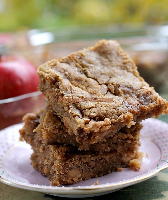 Cách làm bánh Blondies táo bơ lạc lạ miệng