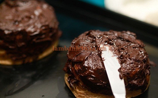 Cách làm bánh brownie bằng lò vi sóng