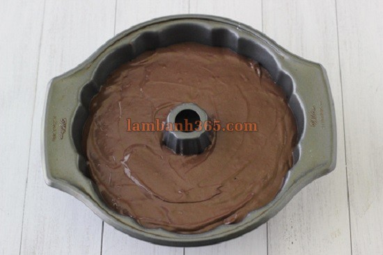 Cách làm Bánh bundt chocolate kem chua ngon ngất ngây