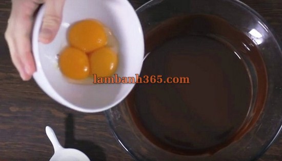 Cách làm bánh chocolate mousse thơm ngậy