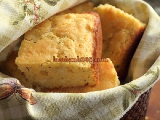 Cách làm bánh Cornbread xạ hương phô mai mặn đậm đà