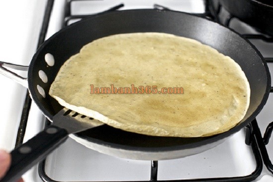 Cách làm bánh crepe chuối socola siêu đơn giản