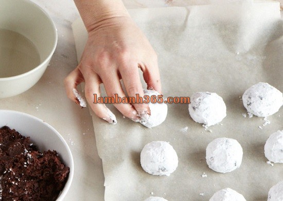 Cách làm bánh Crinkles &#8211; bánh quy tuyết đơn giản