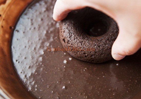 Cách làm bánh donut chocolate ngon tuyệt