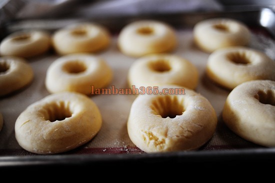 Cách làm bánh Doughnut đơn giản