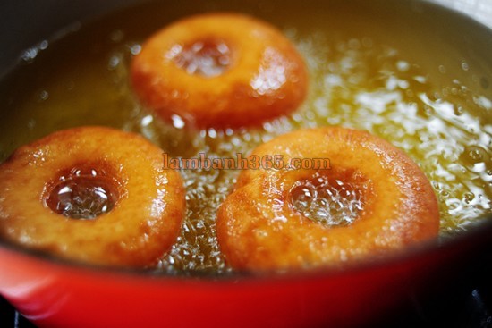 Cách làm bánh Doughnut đơn giản