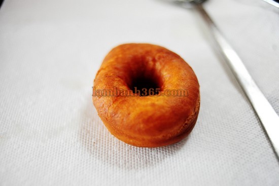 Cách làm bánh Doughnut đơn giản