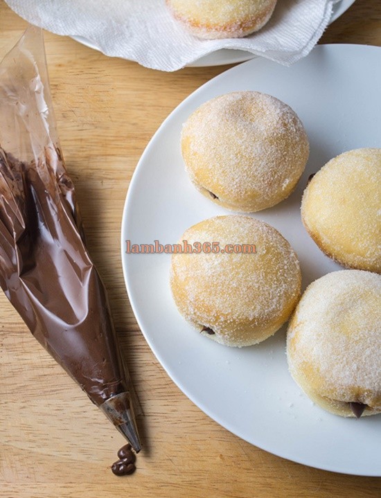 Cách làm bánh Doughnuts nhân Nutella hấp dẫn