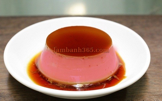 Cách làm bánh flan dâu tây đáng yêu tặng bạn gái