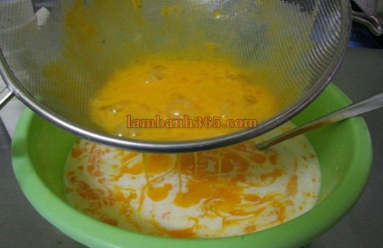 Cách làm bánh flan thanh long đỏ đáng yêu