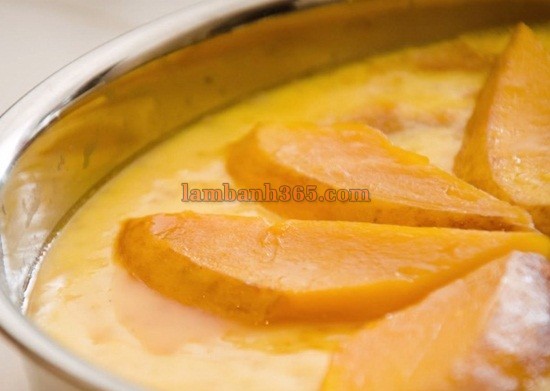 Cách làm bánh flan xoài nướng kiểu phương Nam