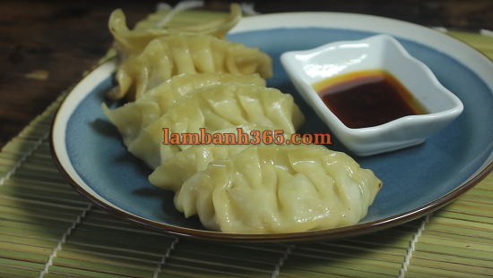 Cách làm bánh há cảo Gyoza Nhật Bản