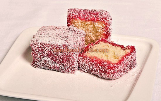 Biến tấu với bánh Lamington dâu tây