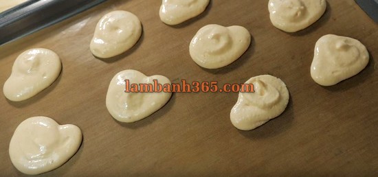 Cách làm bánh Macaron Shin bút chì