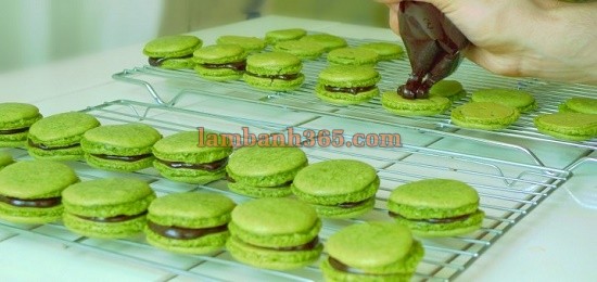 Cách làm bánh Macaron trà xanh thơm mát