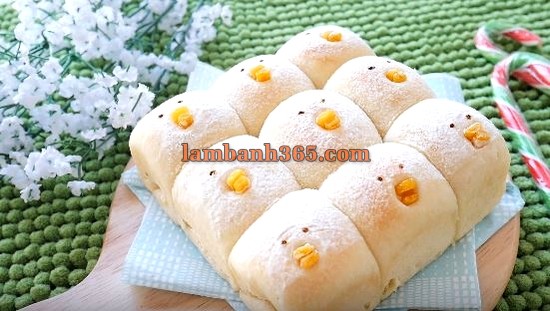 Cách làm bánh mì ngọt hình gà con