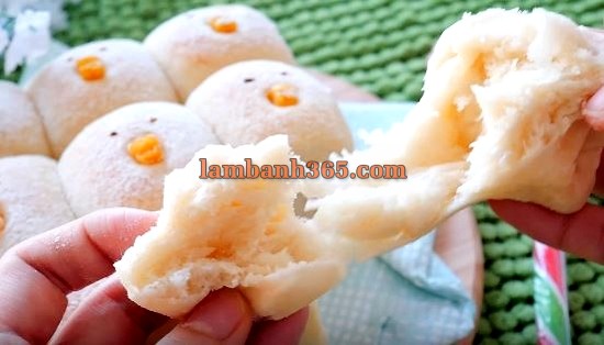 Cách làm bánh mì ngọt hình gà con