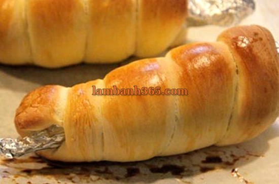 Cách làm bánh mì ốc quế nhân kem