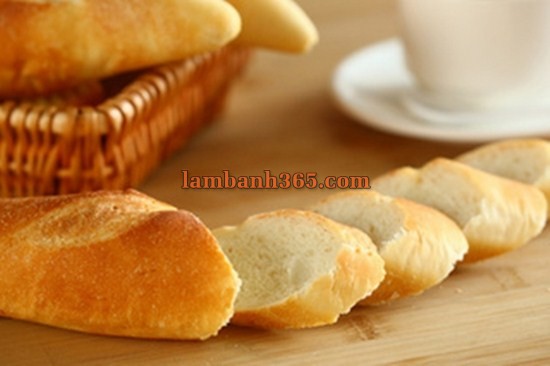 Cách làm bánh mì sốt cà chua cho bữa sáng dinh dưỡng