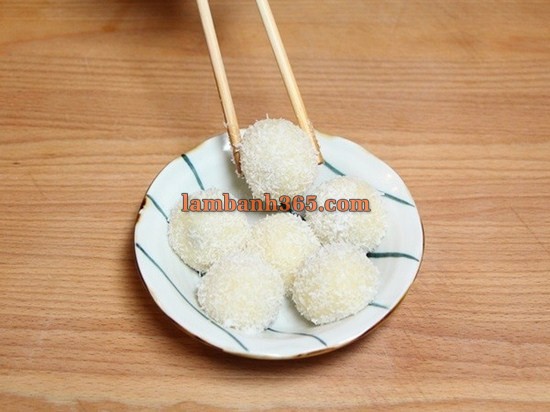 Cách làm bánh mochi đậu hũ bọc dừa lạ miệng