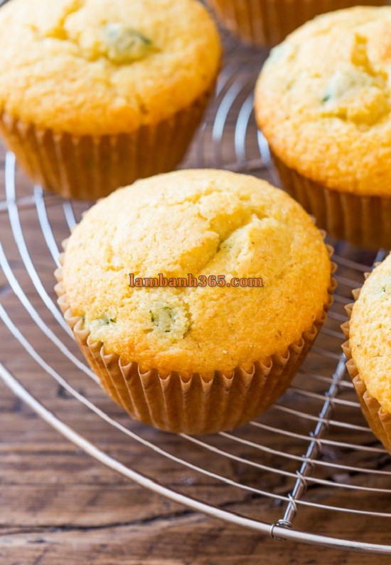 Cách làm bánh Muffin ngô mềm mịn