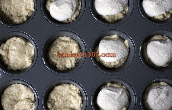 Cách làm bánh muffin nhân phô mai ricotta thơm lựng