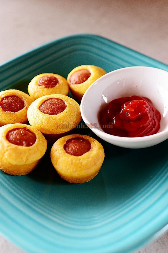 Cách làm bánh muffin nhân xúc xích