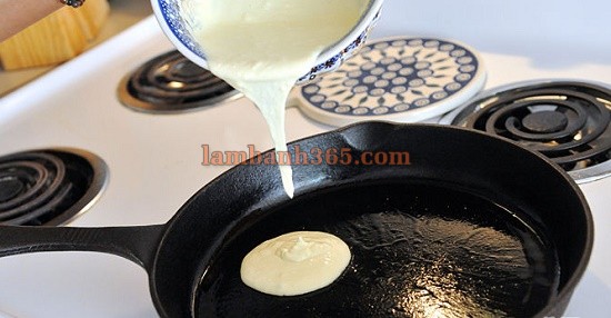 Cách làm bánh Pancake kiểu Nga mềm xốp