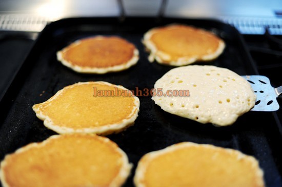 Cách làm bánh pancake truyền thống