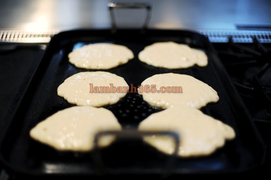 Cách làm bánh pancake truyền thống