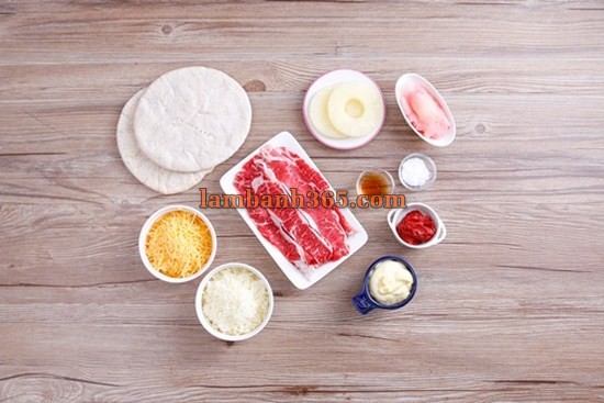 Cách làm bánh pizza dứa thịt bò đơn giản mà ngon