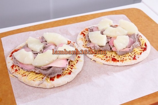 Cách làm bánh pizza dứa thịt bò đơn giản mà ngon