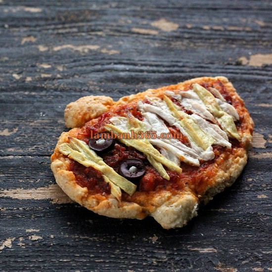 Cách làm bánh pizza hình ma cho lễ Halloween