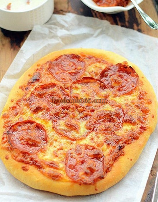 Cách làm bánh pizza xúc xích đơn giản mà cực ngon