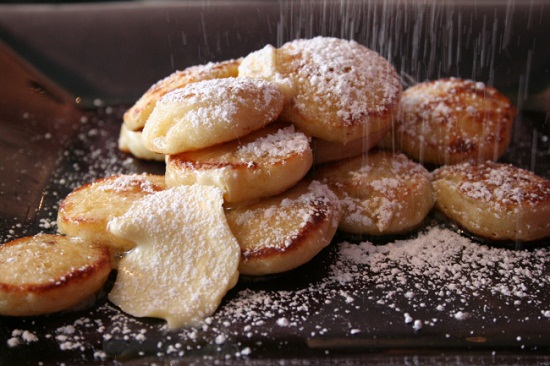 Cách làm bánh Poffertjes siêu đơn giản